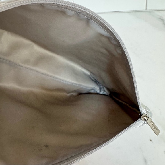 Clinique Silver Metallic Cosmetic Bag • Travel Makeup Case • Toiletry Pouch - Picture 4 of 4